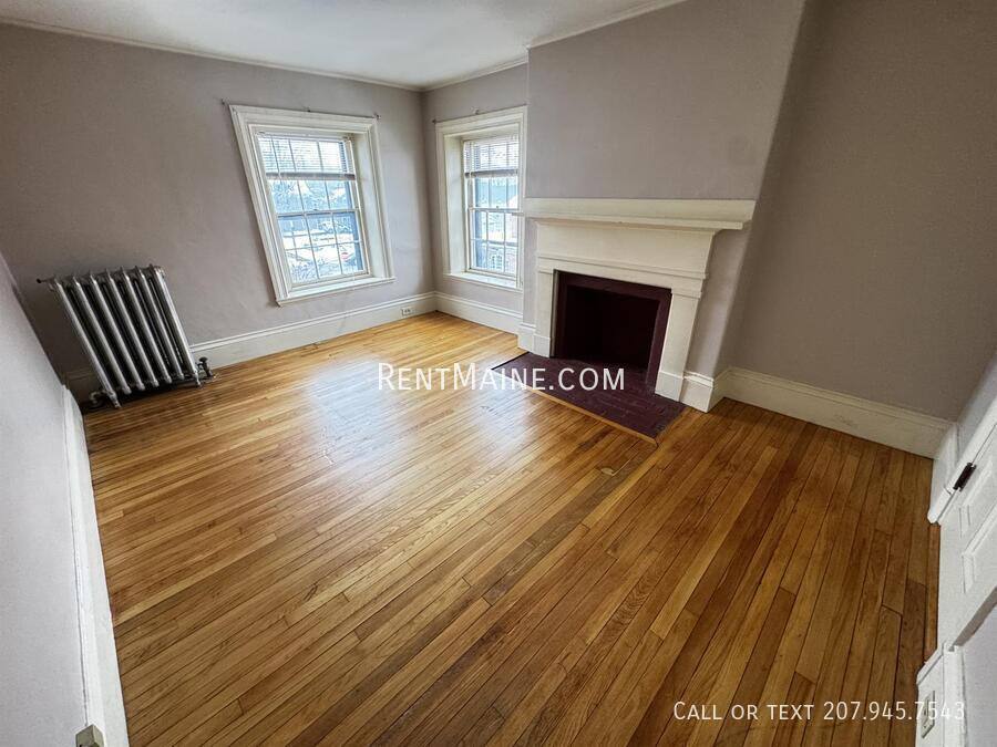 Apartment for rent at 77 Broadway #3A, Bangor, ME 04401