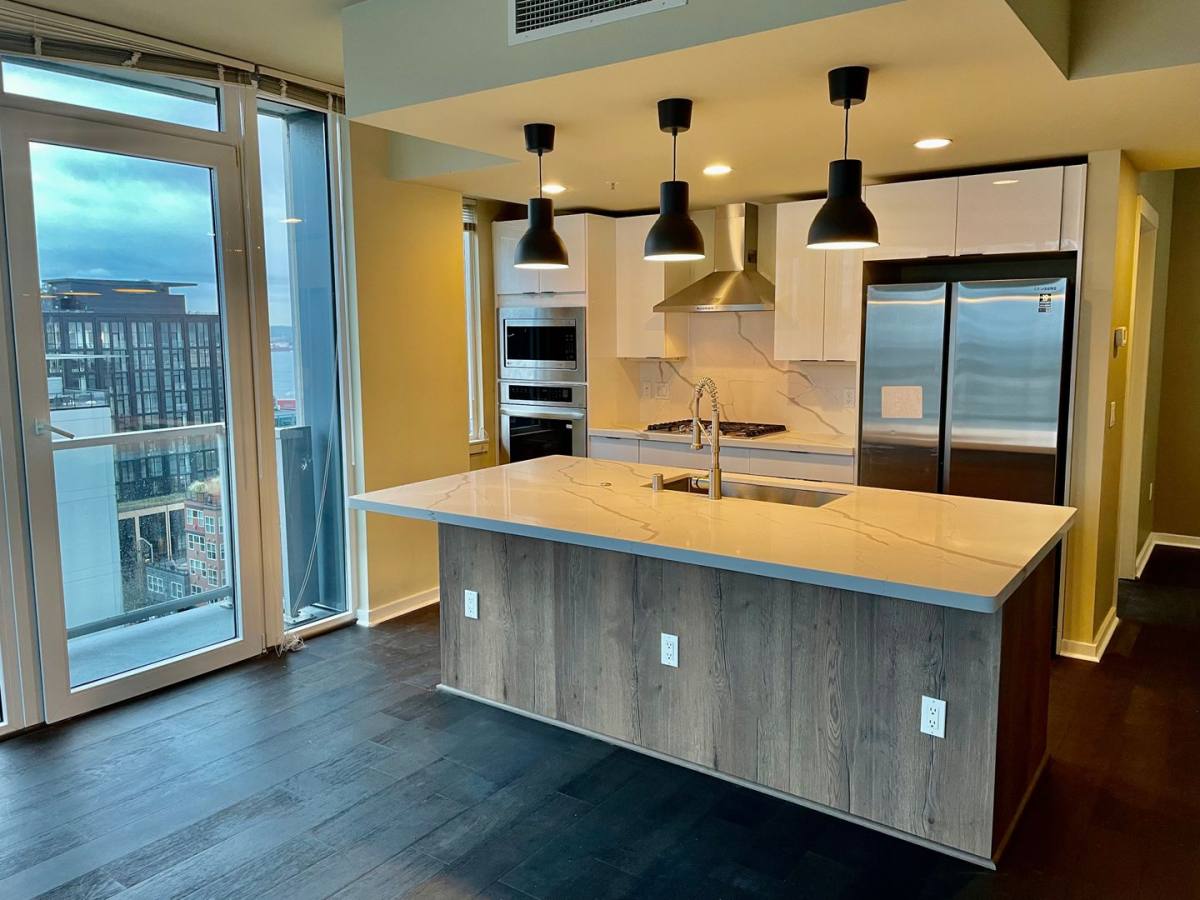 Apartment for rent at 76 Cedar St, Seattle, WA 98121