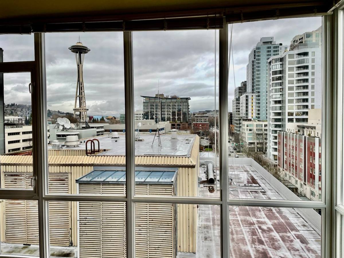 Apartment for rent at 76 Cedar St, Seattle, WA 98121