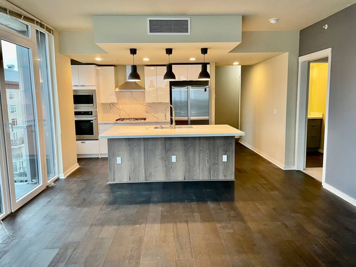Apartment for rent at 76 Cedar St, Seattle, WA 98121