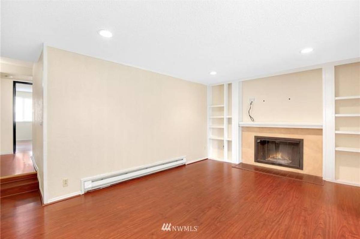 Condo for rent at 4635 W Lake Sammamish Parkway SE, Issaquah, WA 98027