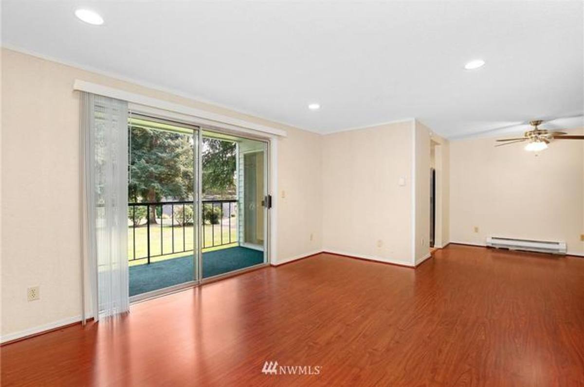 Condo for rent at 4635 W Lake Sammamish Parkway SE, Issaquah, WA 98027
