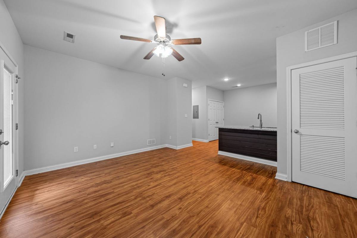Apartment for rent at 1592 Collegeview Dr, Bowling Green, KY 42101