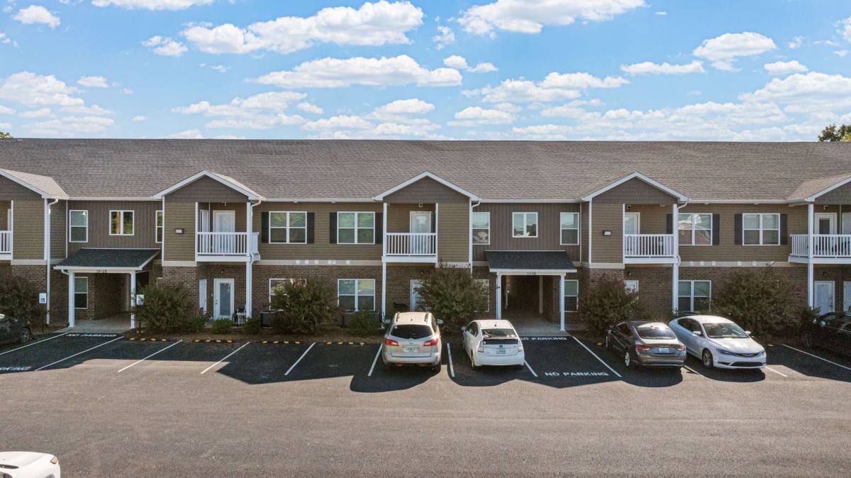 Apartment for rent at 1592 Collegeview Dr, Bowling Green, KY 42101