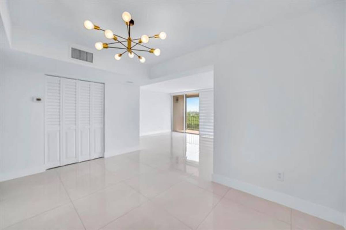 Condo for rent at 9240 Fontainebleau Blvd, Miami, FL 33172