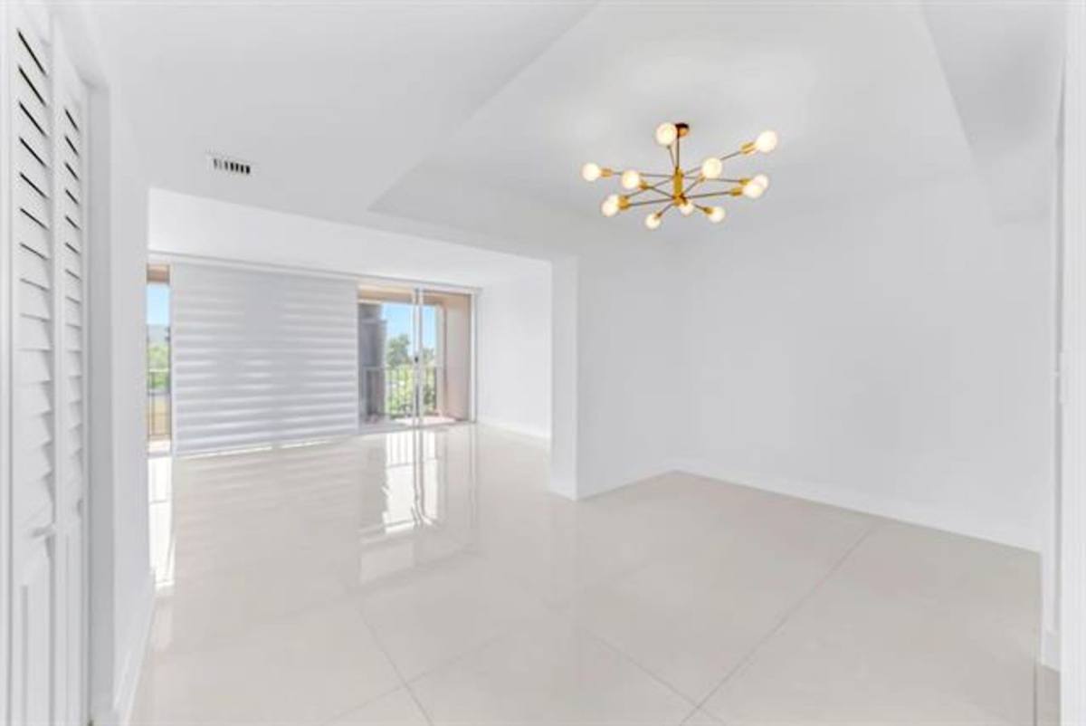 Condo for rent at 9240 Fontainebleau Blvd, Miami, FL 33172