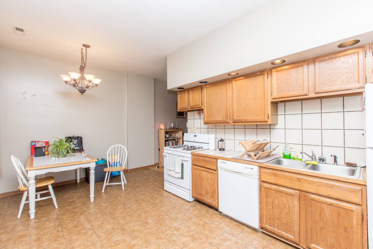 Apartment for rent at 2014 W Cortez St, Chicago, IL 60622