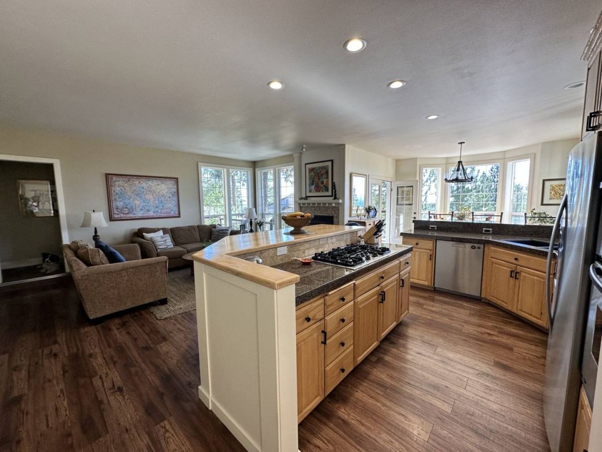 House for rent at 1158 NW Redfield Circle, Bend, OR 97703