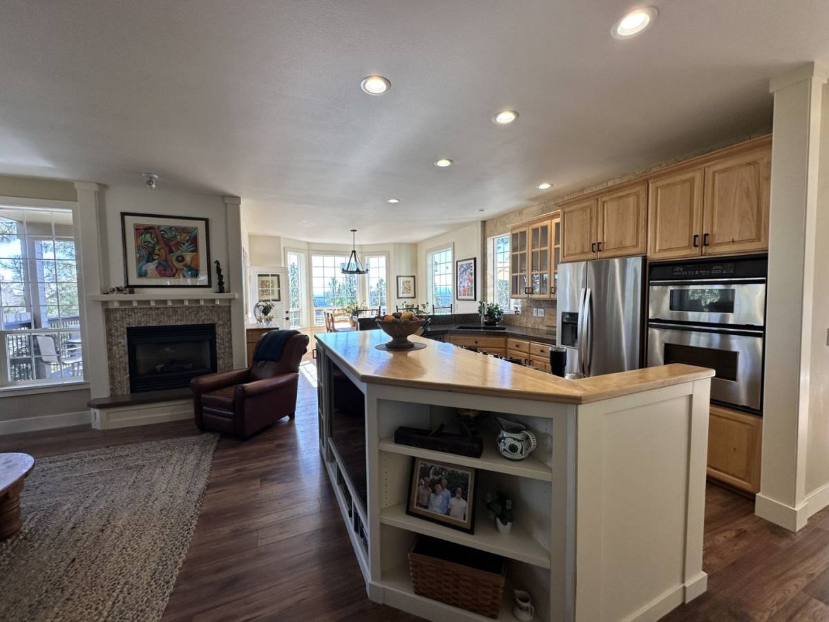 House for rent at 1158 NW Redfield Circle, Bend, OR 97703