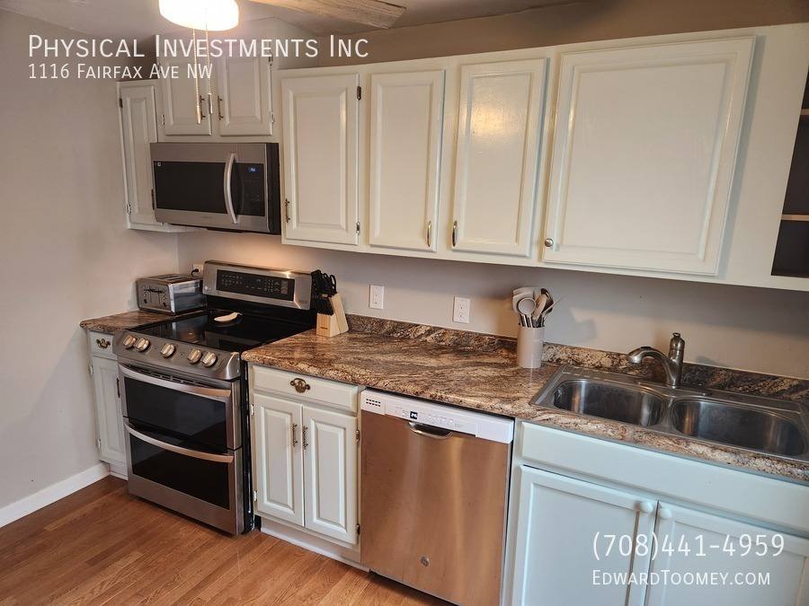 House for rent at 1116 Fairfax Ave NW, Roanoke, VA 24017