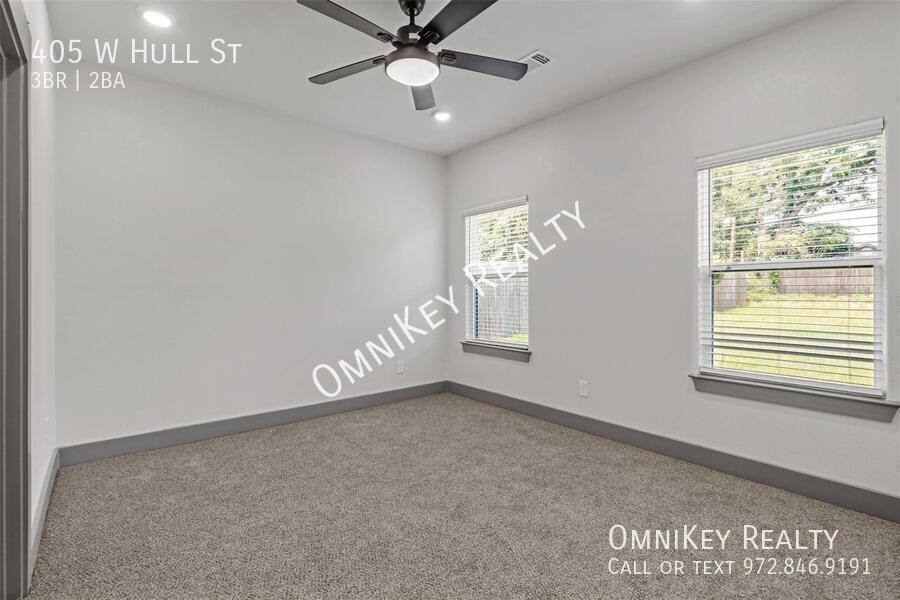 House for rent at 405 W Hull St, Denison, TX 75020