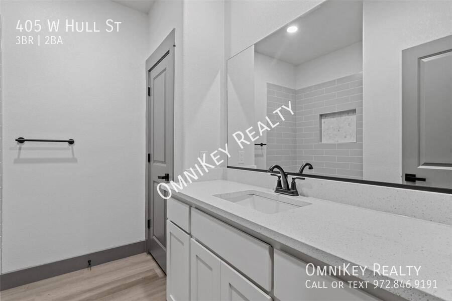 House for rent at 405 W Hull St, Denison, TX 75020