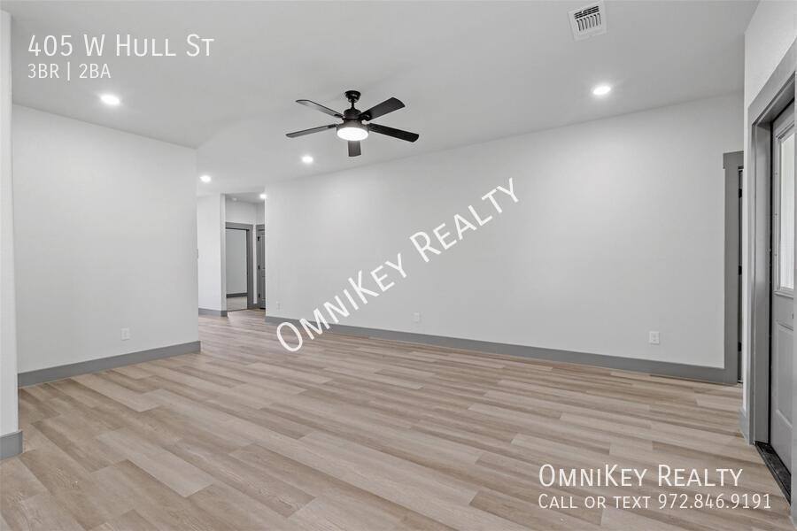 House for rent at 405 W Hull St, Denison, TX 75020
