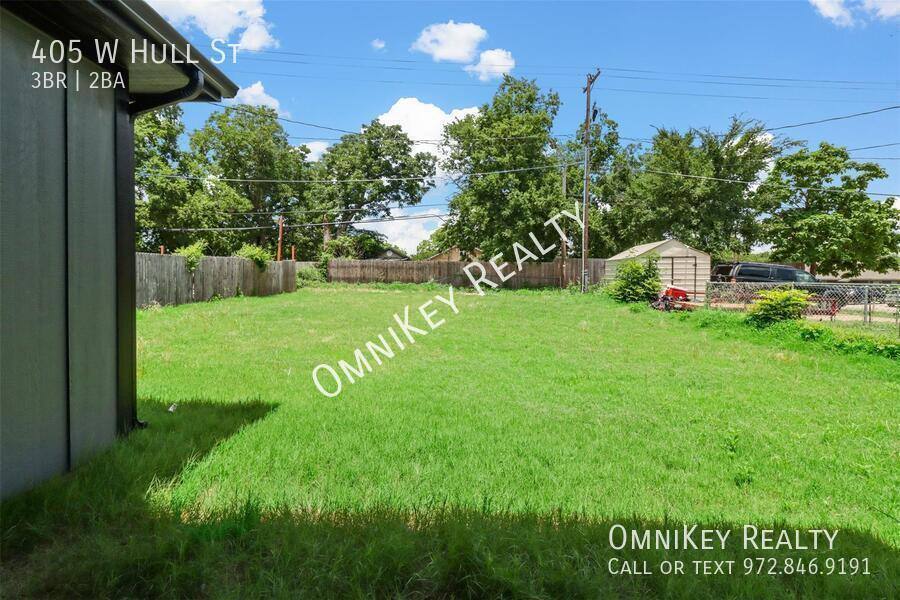 House for rent at 405 W Hull St, Denison, TX 75020