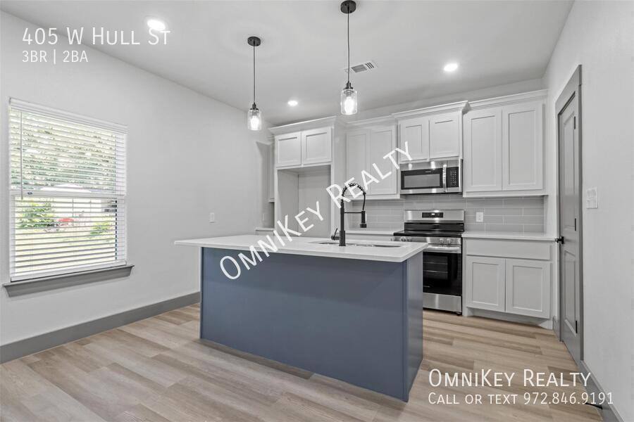 House for rent at 405 W Hull St, Denison, TX 75020