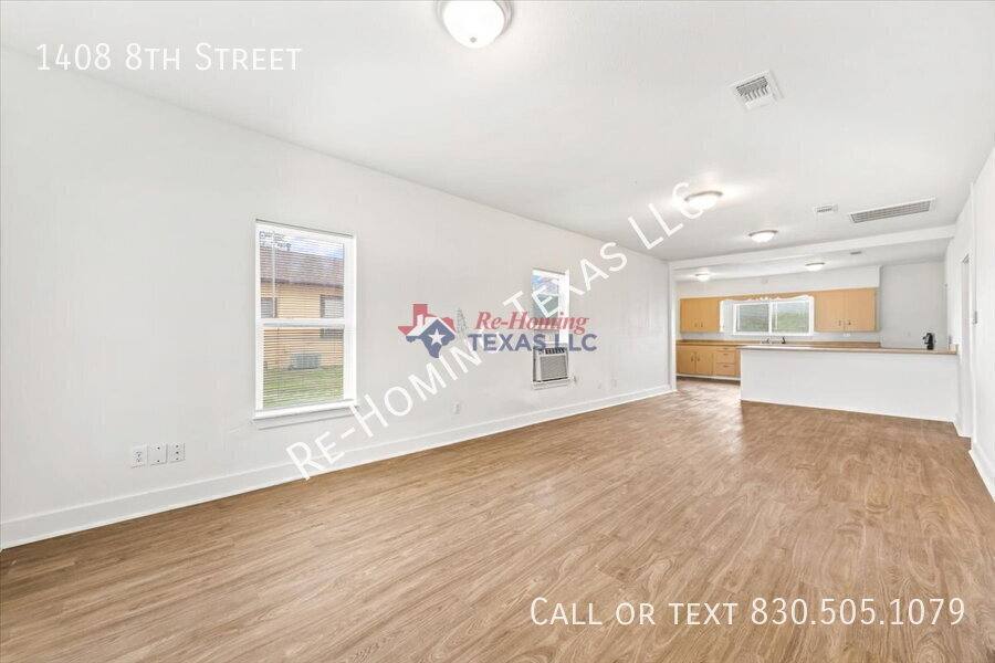 House for rent at 1408 8th St, Floresville, TX 78114