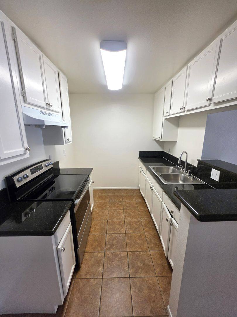 Apartment for rent at 519 S Gramercy Place, Los Angeles, CA 90020