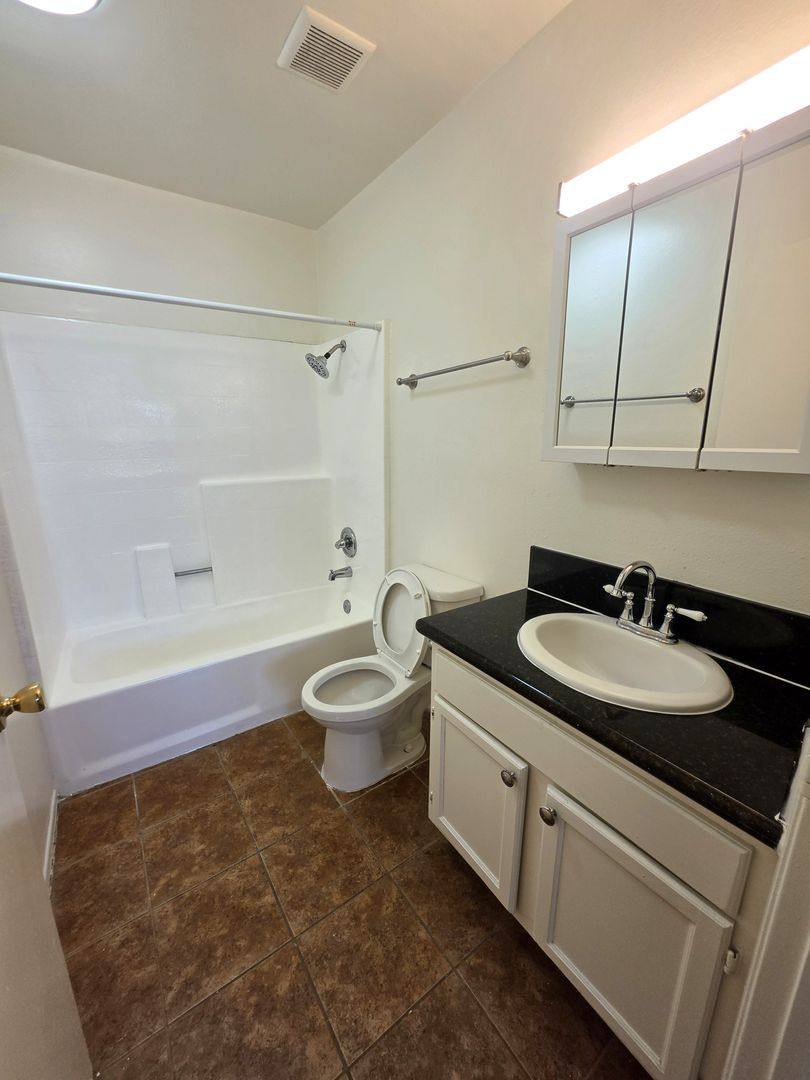 Apartment for rent at 519 S Gramercy Place, Los Angeles, CA 90020