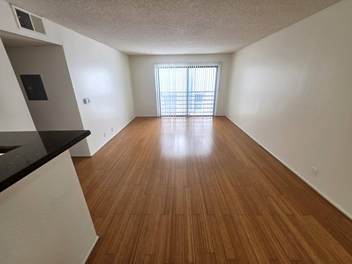 Apartment for rent at 519 S Gramercy Place, Los Angeles, CA 90020