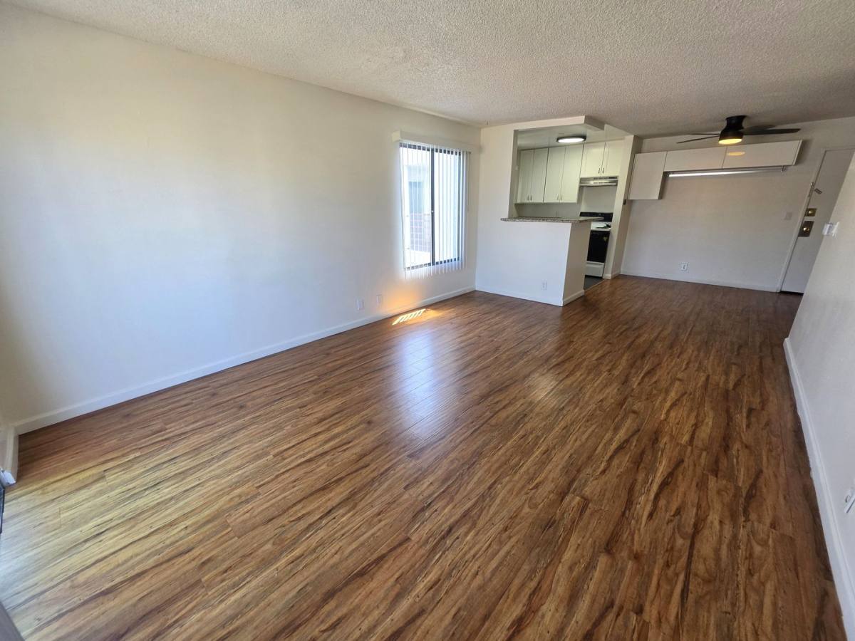 Apartment for rent at 519 S Gramercy Place, Los Angeles, CA 90020