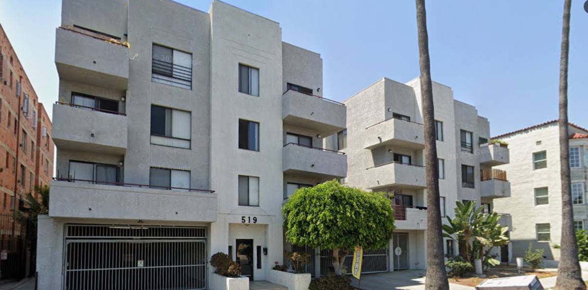 Apartment for rent at 519 S Gramercy Place, Los Angeles, CA 90020