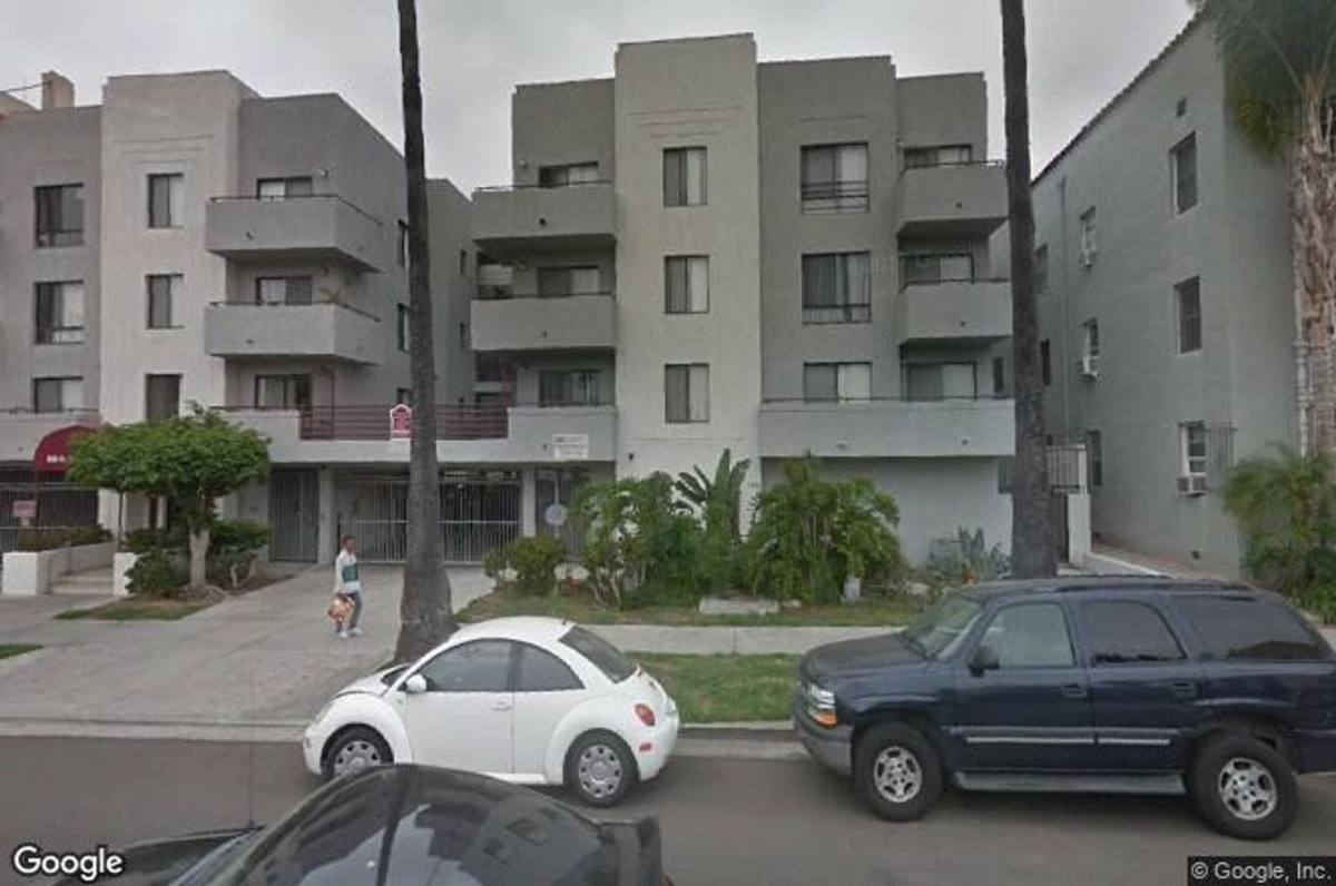 Apartment for rent at 519 S Gramercy Place, Los Angeles, CA 90020