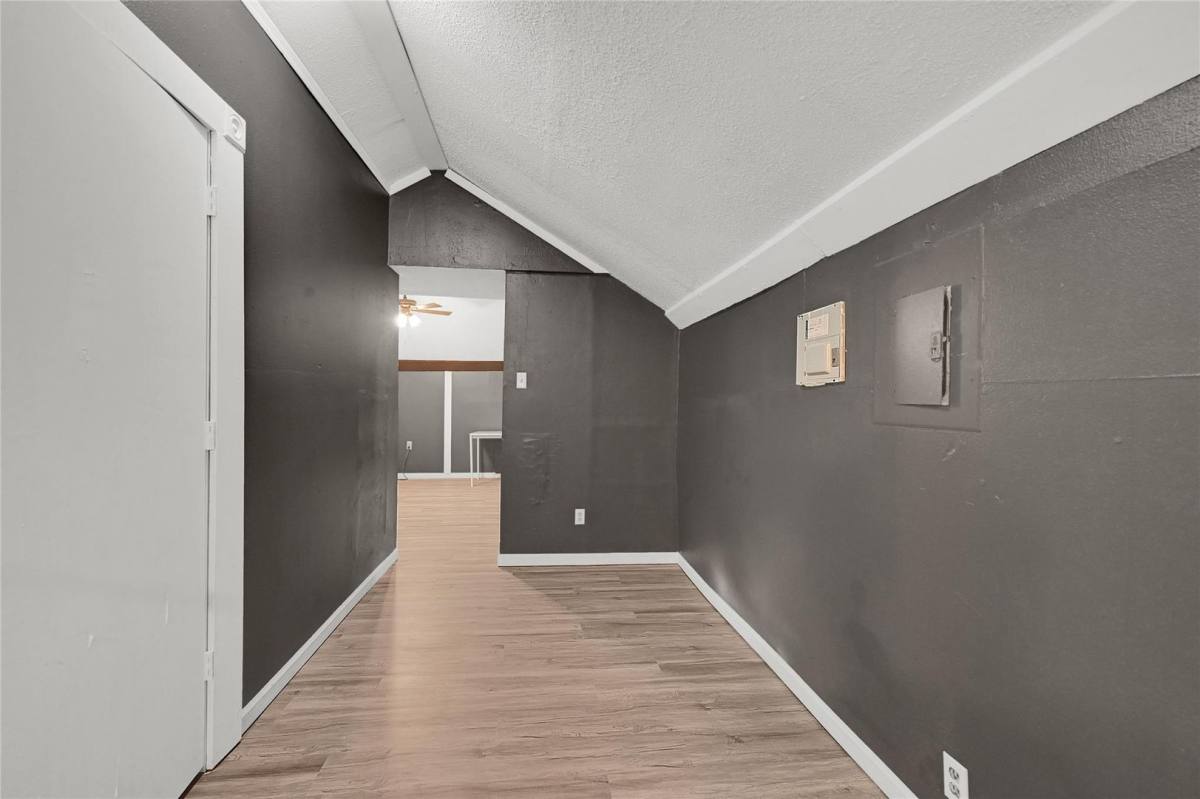 Apartment for rent at 310 N Rock Island St, Angleton, TX 77515