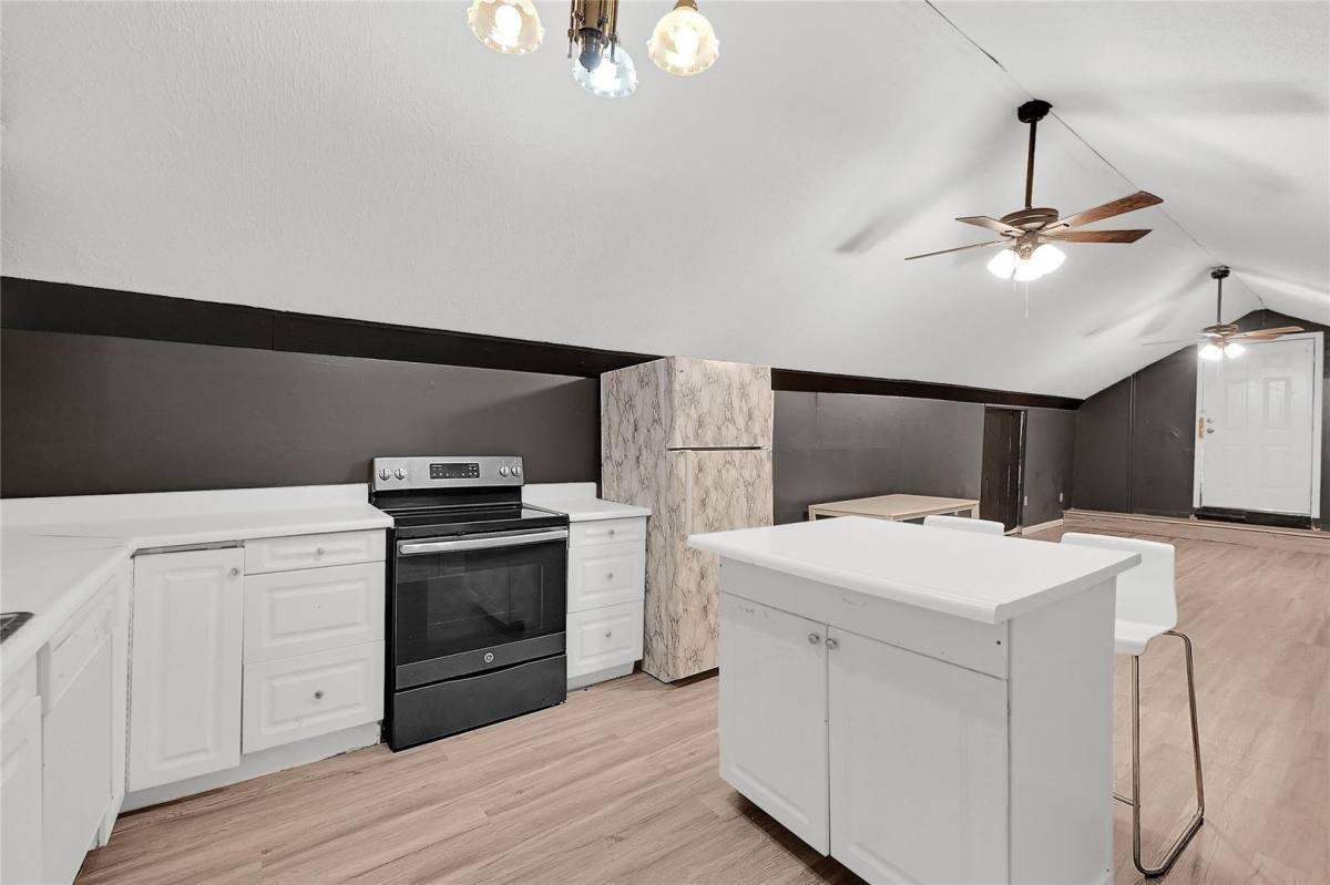 Apartment for rent at 310 N Rock Island St, Angleton, TX 77515