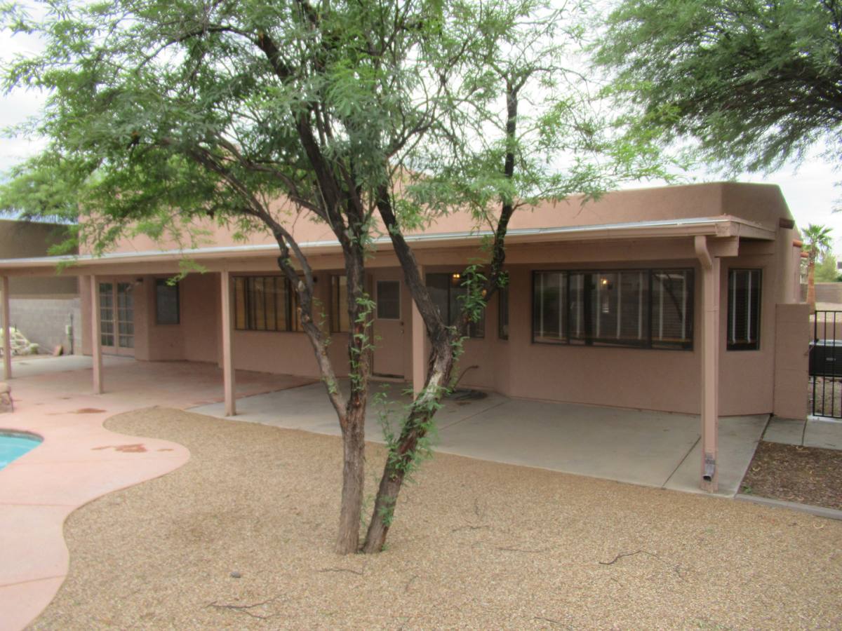 House for rent at 8925 N Palm Brook Dr, Tucson, AZ 85743