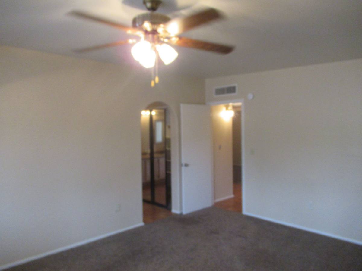 House for rent at 8925 N Palm Brook Dr, Tucson, AZ 85743