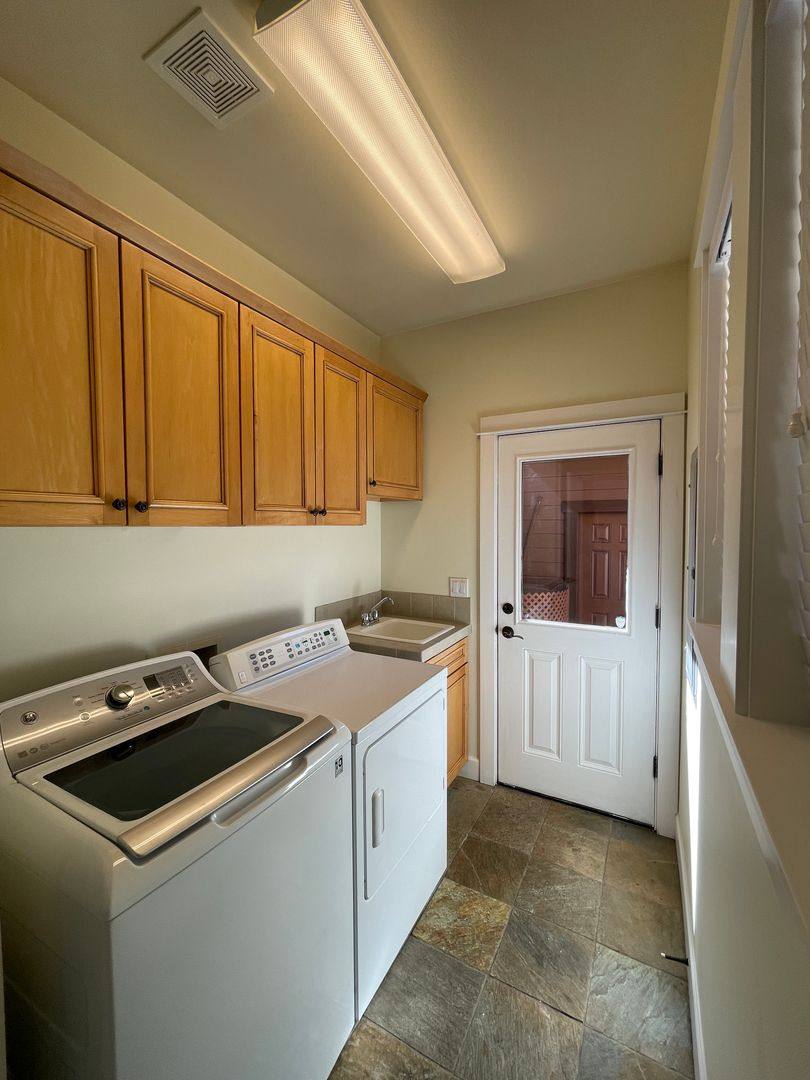 Townhouse for rent at 918 SW Vantage Point Way, Bend, OR 97702