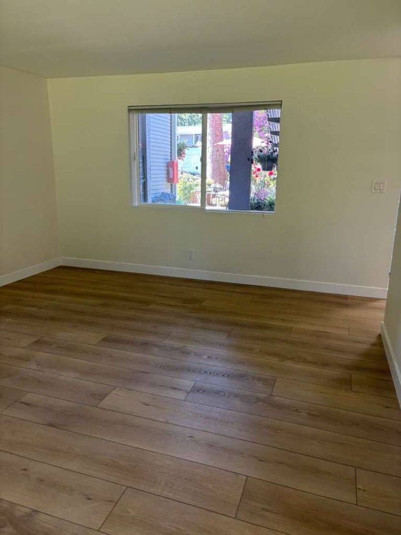 Apartment for rent at 17108 NE 45th St, Redmond, WA 98052