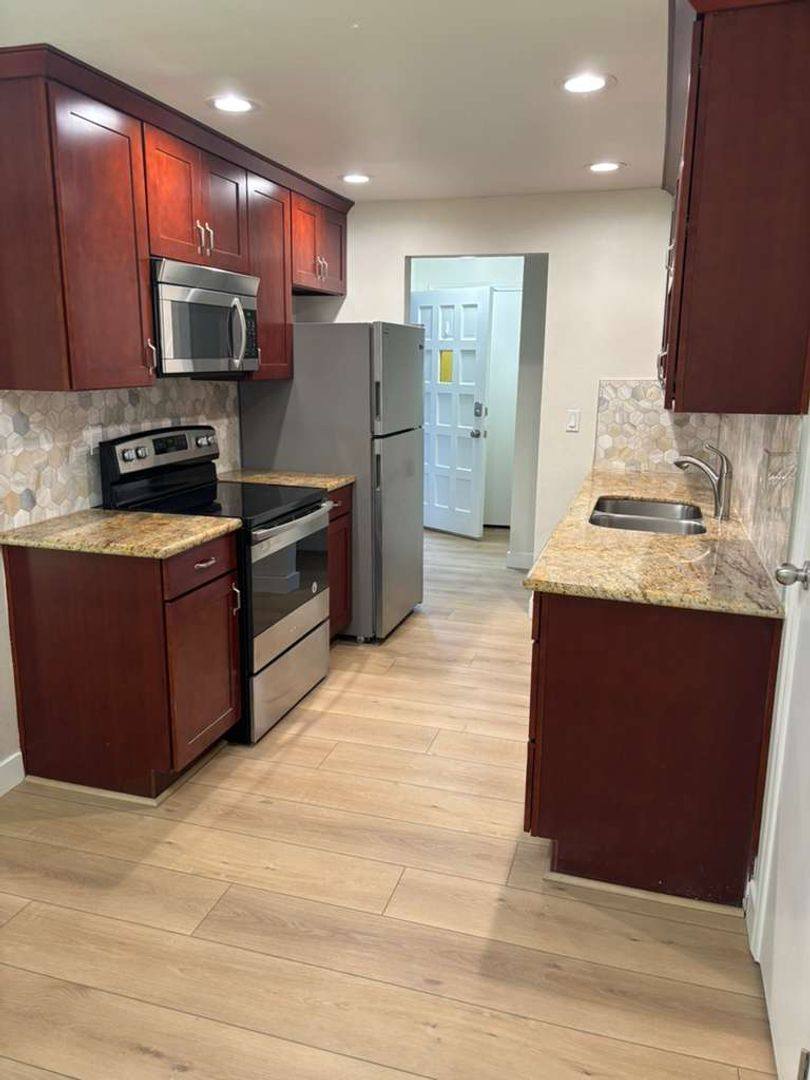 Apartment for rent at 17108 NE 45th St, Redmond, WA 98052