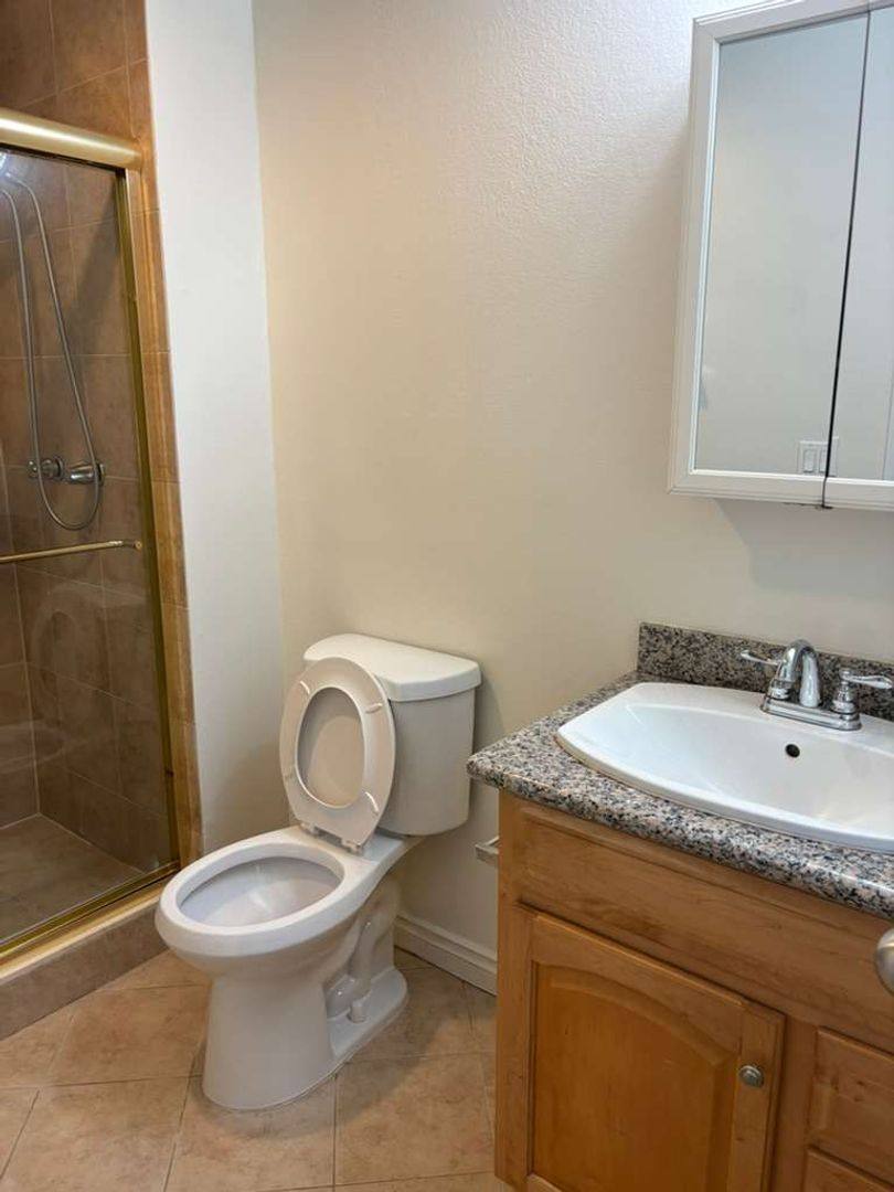 Apartment for rent at 17108 NE 45th St, Redmond, WA 98052