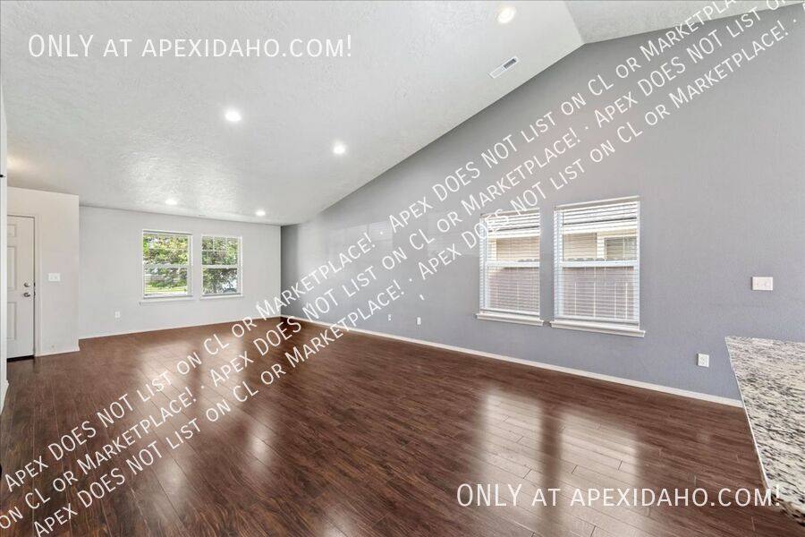 House for rent at 3480 Avondale Ave, Nampa, ID 83686