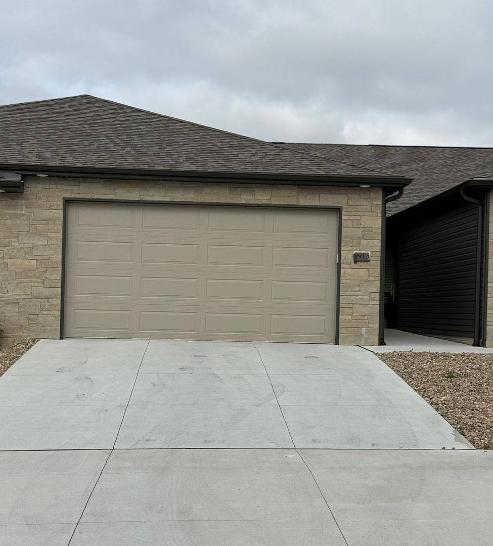Townhouse for rent at 8805 Bristlecone Dr, Lincoln, NE 68526