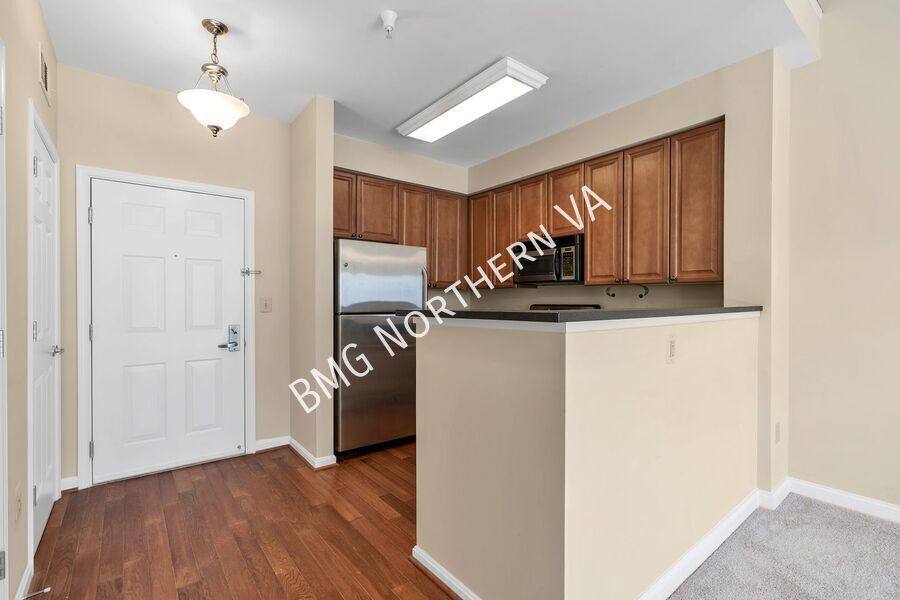 House for rent at 801 Greenbrier St, S #422, Arlington, VA 22204