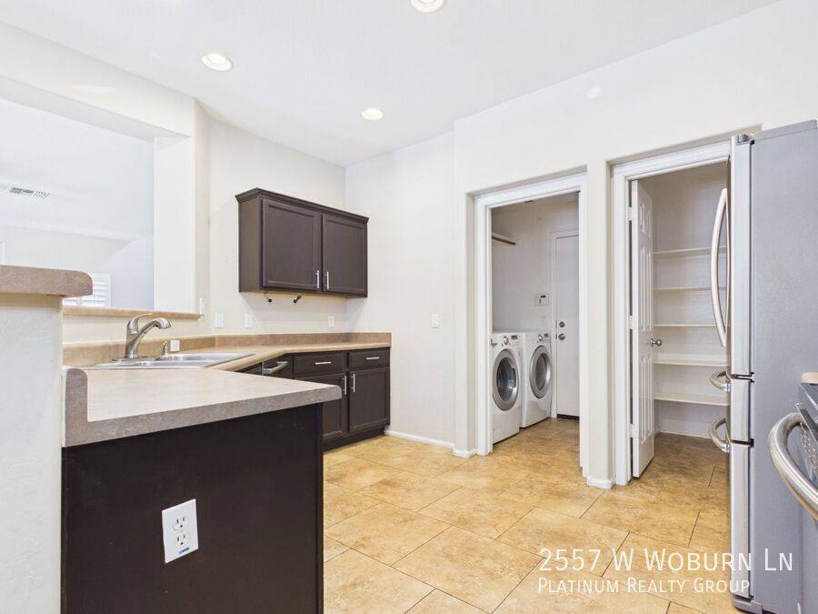 House for rent at 2557 W Woburn Lane, Phoenix, AZ 85085