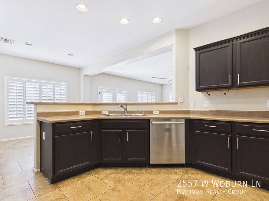 House for rent at 2557 W Woburn Lane, Phoenix, AZ 85085
