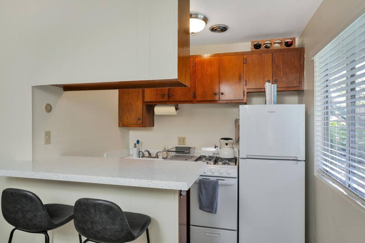 Apartment for rent at 1551 Chalcedony St, San Diego, CA 92109