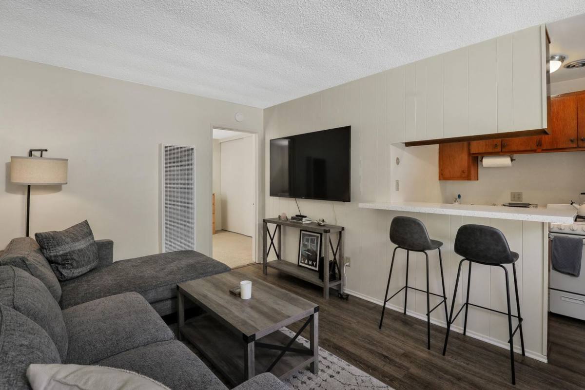 Apartment for rent at 1551 Chalcedony St, San Diego, CA 92109