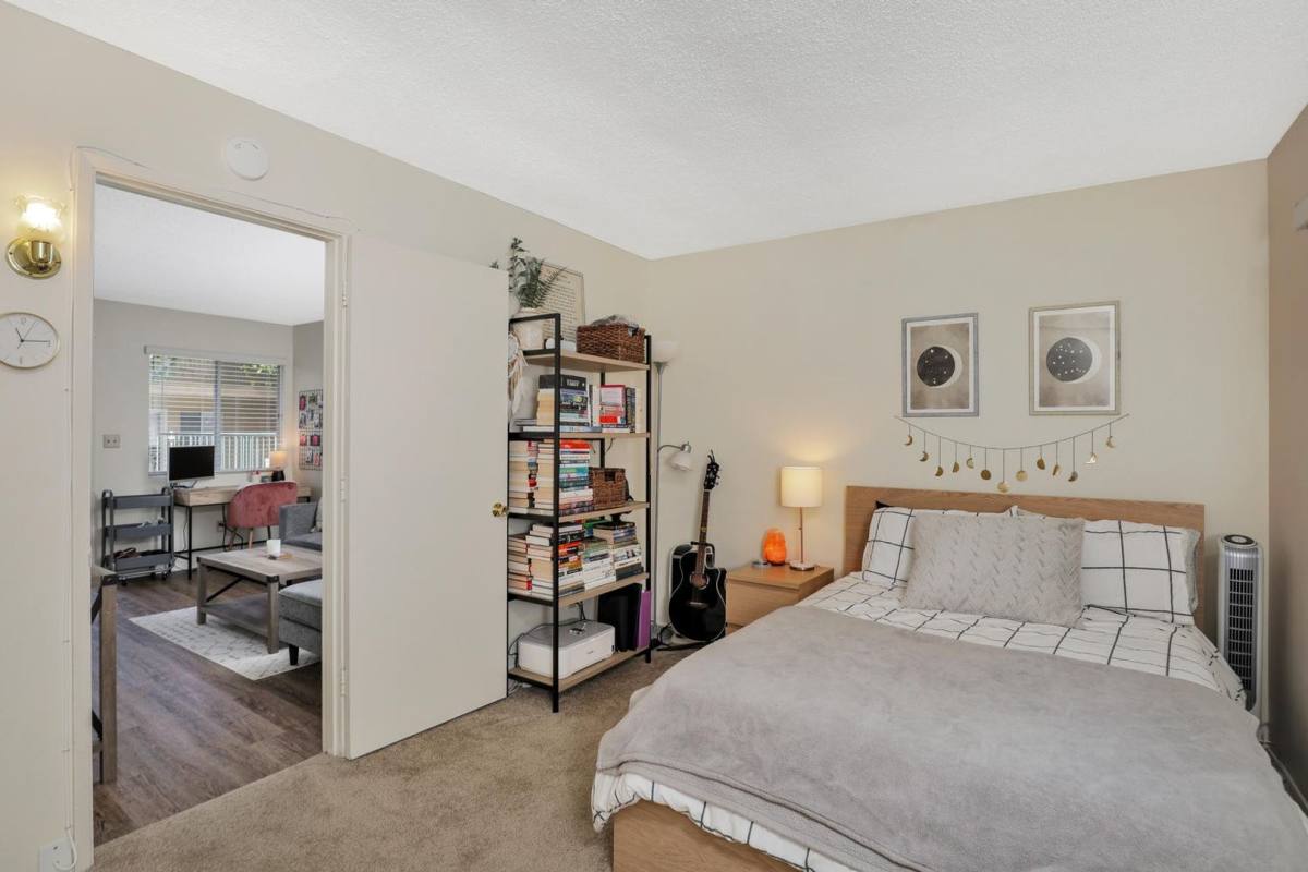Apartment for rent at 1551 Chalcedony St, San Diego, CA 92109