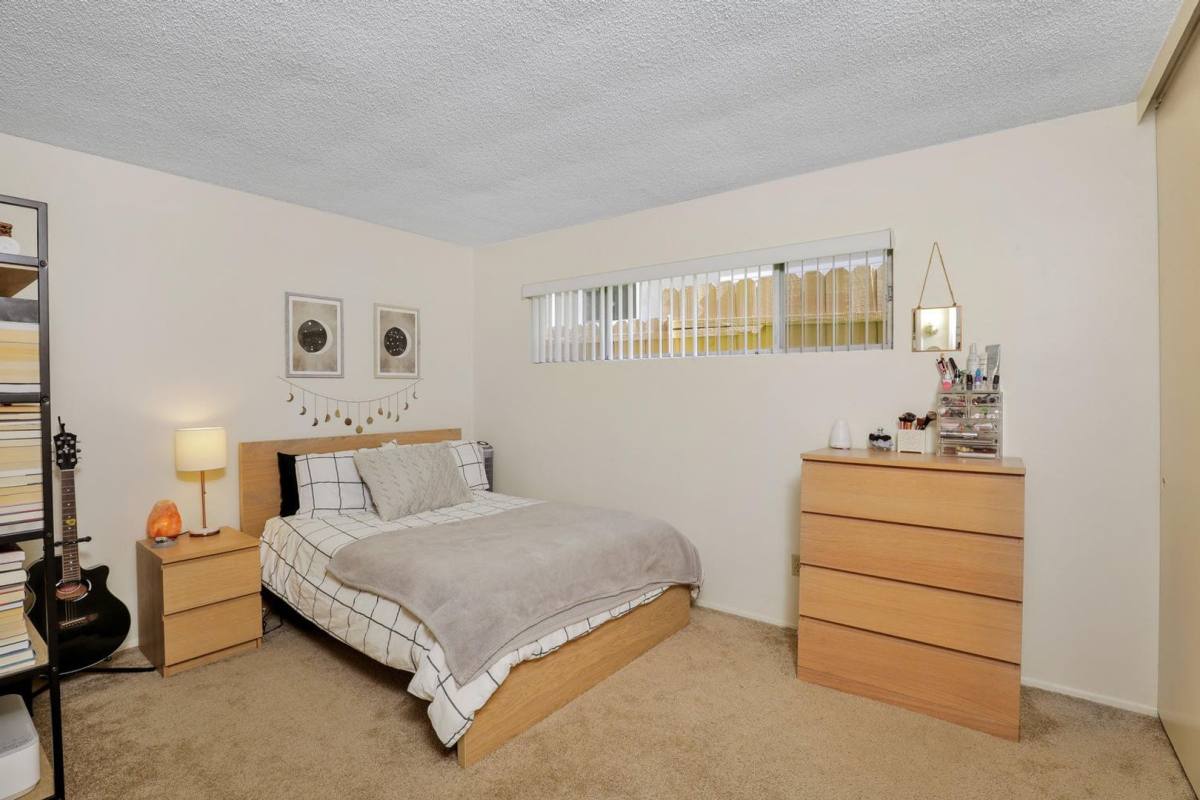 Apartment for rent at 1551 Chalcedony St, San Diego, CA 92109