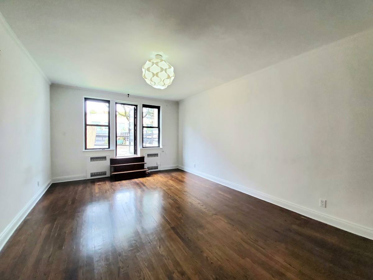 Apartment for rent at 154 Henry St #EVA, Brooklyn, NY 11201