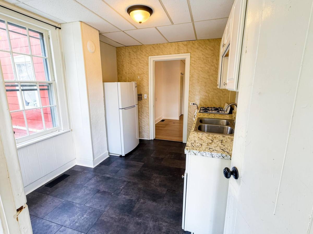 Apartment for rent at 220 Wall St, Kingston, NY 12401