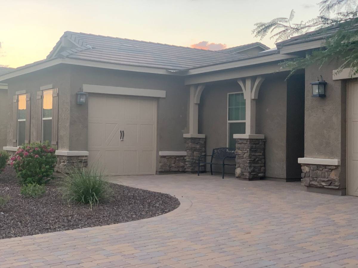 House for rent at 10122 W El Cortez Place, Peoria, AZ 85383