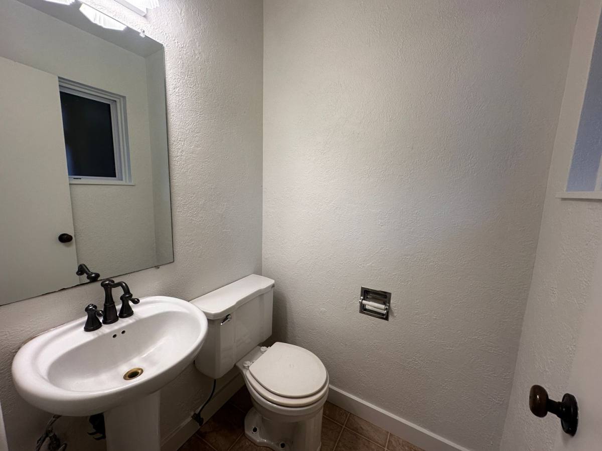 House for rent at 3344 6th Ave S, Salem, OR 97302