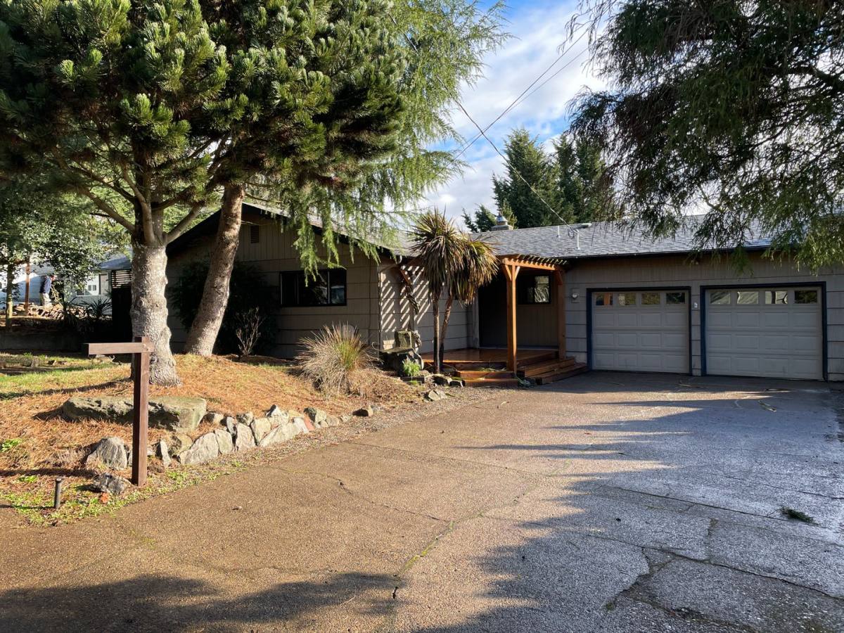 House for rent at 3344 6th Ave S, Salem, OR 97302