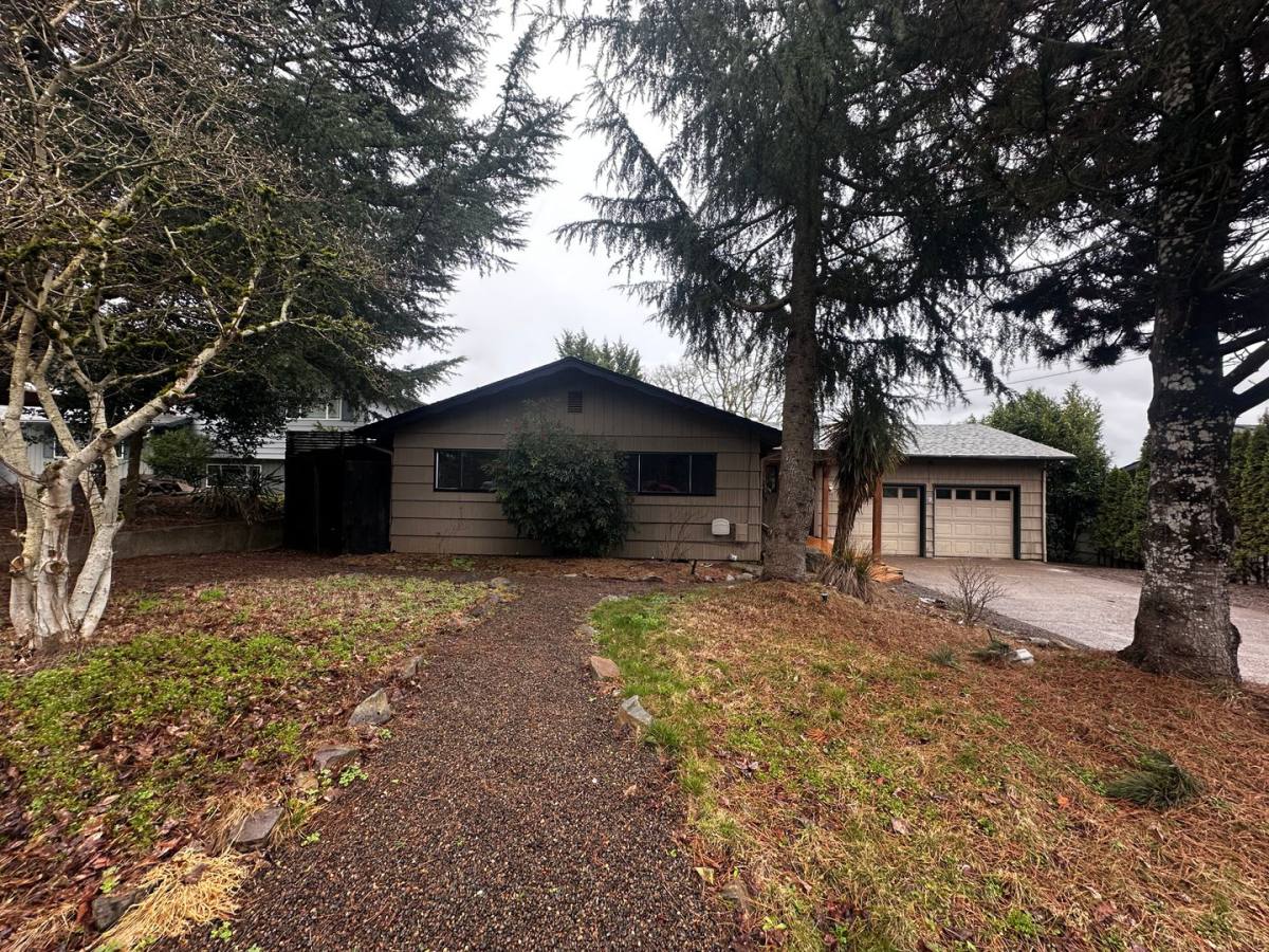 House for rent at 3344 6th Ave S, Salem, OR 97302