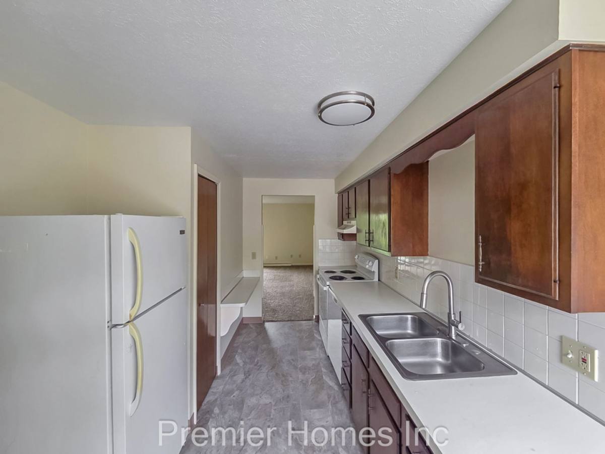 Apartment for rent at 3710 Martindale Rd NE, Canton, OH 44714